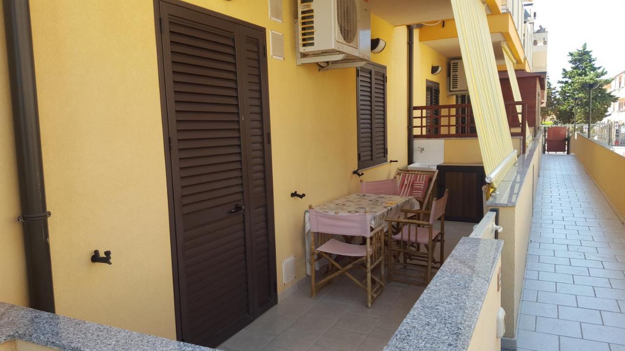 Casa Vacanze Il Giardino Dei Girasoli Marina di Ragusa Rom bilde