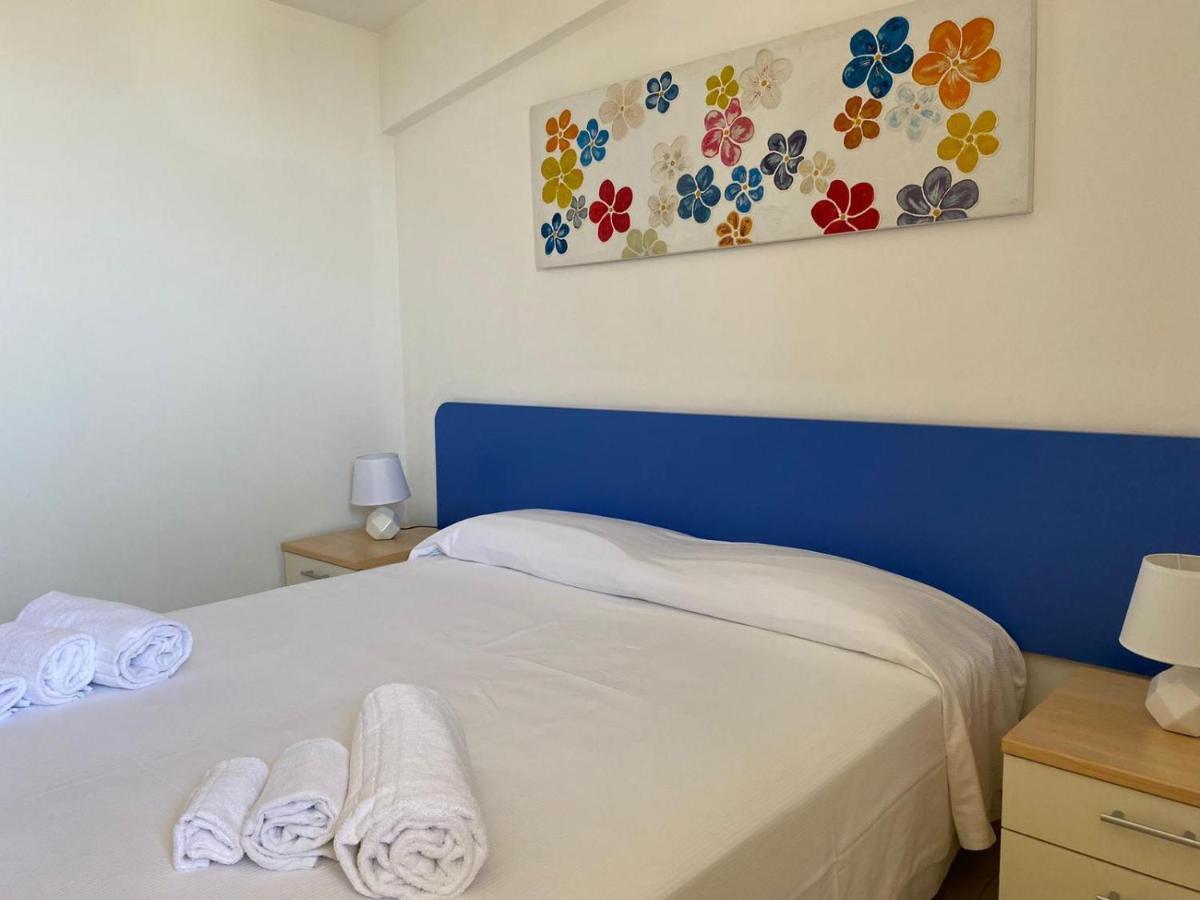 Casa Vacanze Il Giardino Dei Girasoli Marina di Ragusa Eksteriør bilde